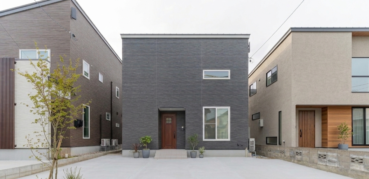 家事動線◎1階の中心にファミリークロークのあるお家