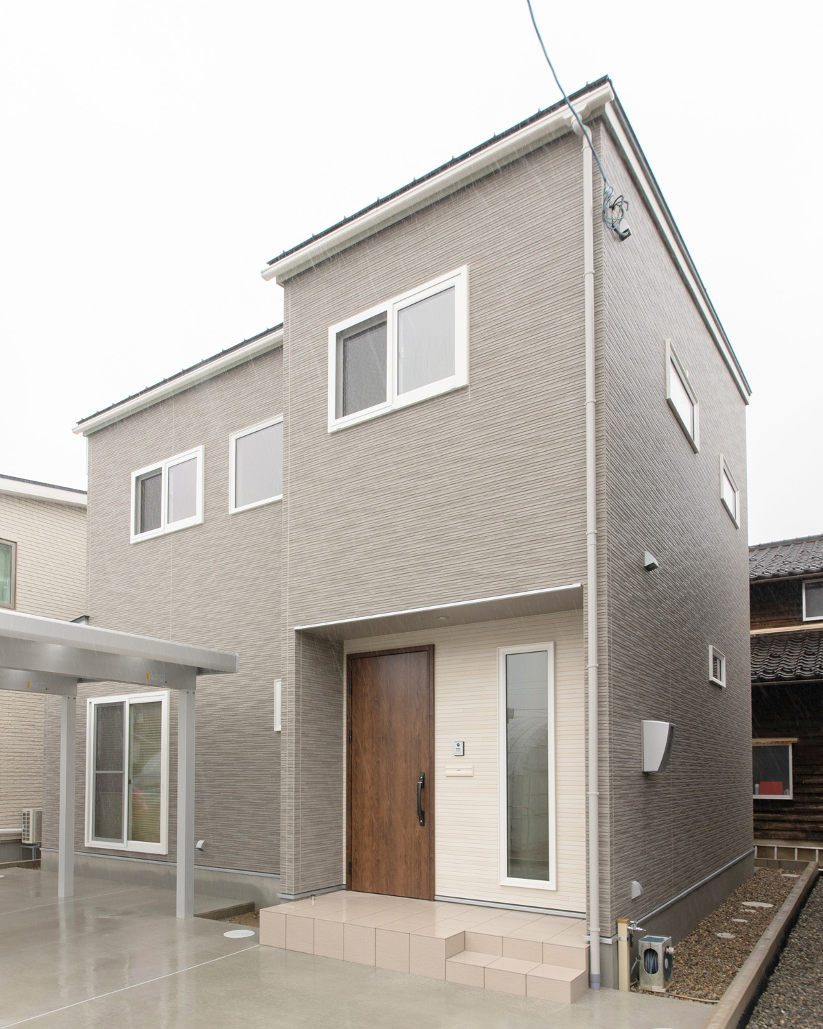 畳コーナーとつながった広々で明るいLDKが自慢のお家