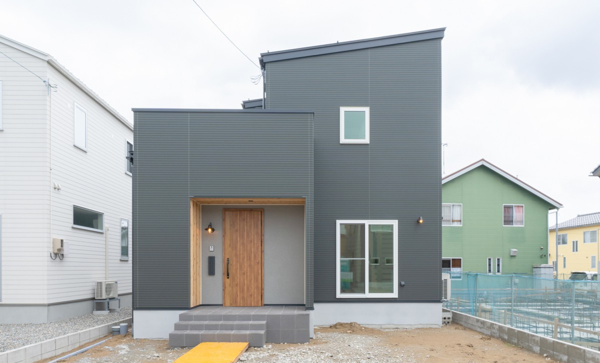 快適さと心地よさ、木の温もり感じる家