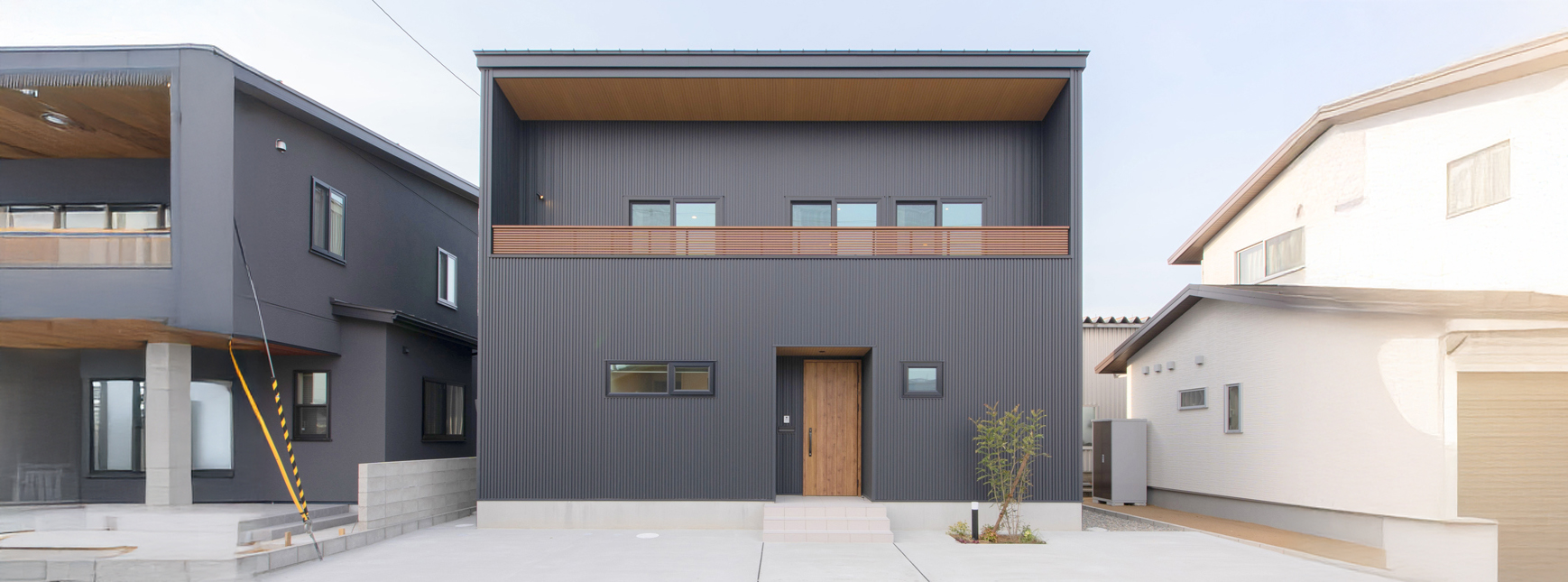 景色が見渡せる2Fリビングとバルコニーがあるお家