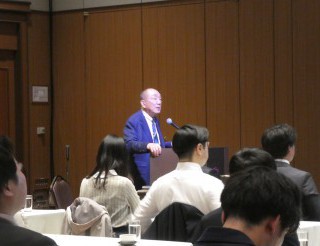 今日も雪スカシから始まる